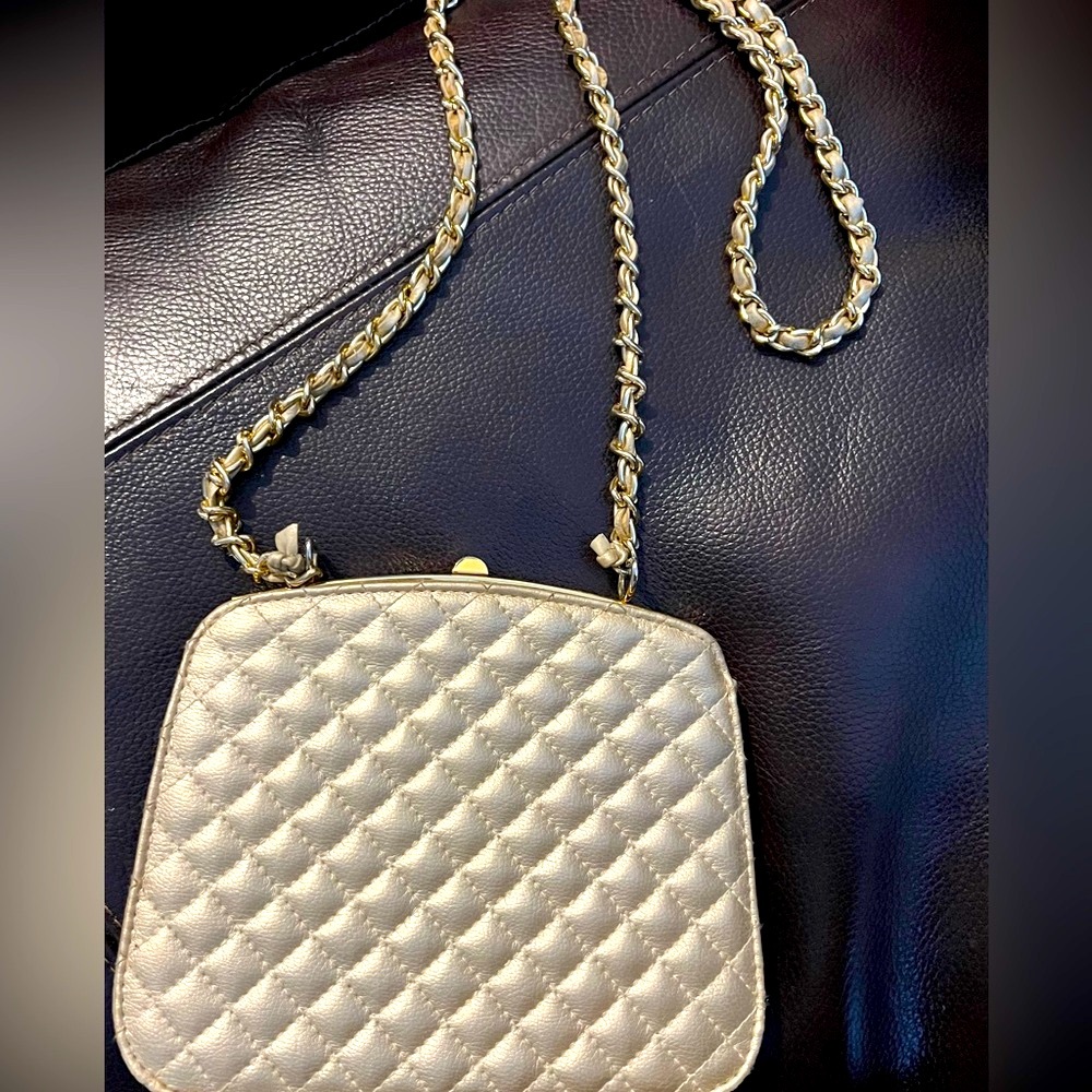 Vintage Amanda Smith Quilted Metallic Gold evening Bag
